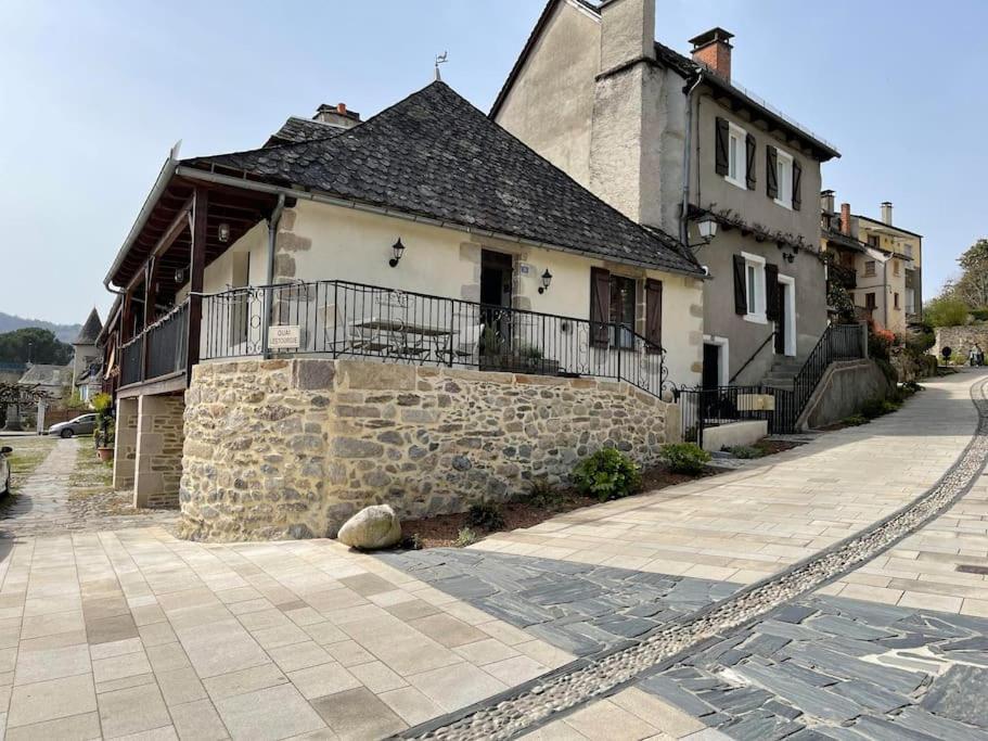 Maison En Pierre Sur Les Quais De La Dordogne Argentat Exterior photo