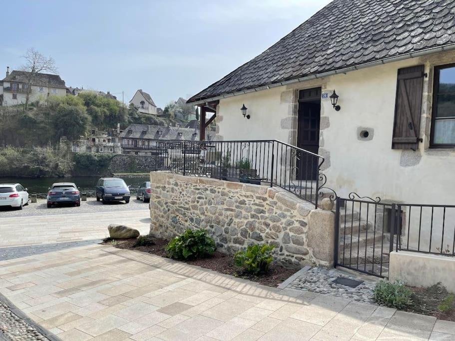 Maison En Pierre Sur Les Quais De La Dordogne Argentat Exterior photo