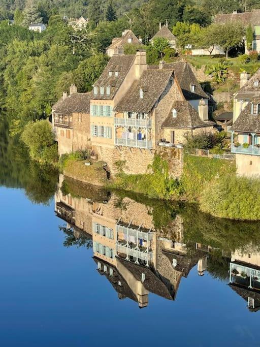 Maison En Pierre Sur Les Quais De La Dordogne Argentat Exterior photo